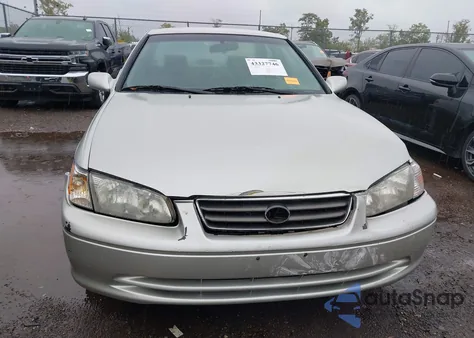 2000 Toyota Camry Le from USA, damaged, VIN 4T1BG22K6YU708347